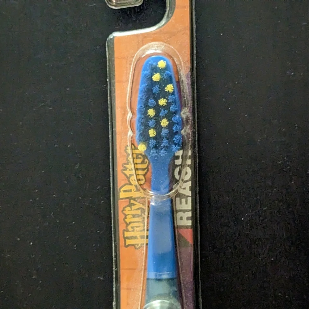 Harry Potter New Rare 2001 Childs Reach Toothbrush 18 Soft Blue Yellow Quidditch